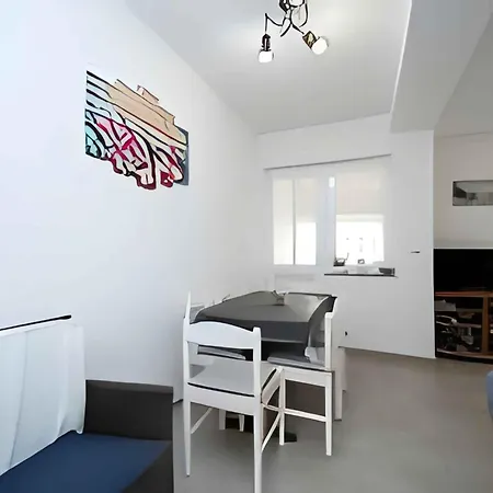 In With Two-bedrooms 2 * لوبار