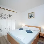 In With Two-bedrooms 2 Apartment