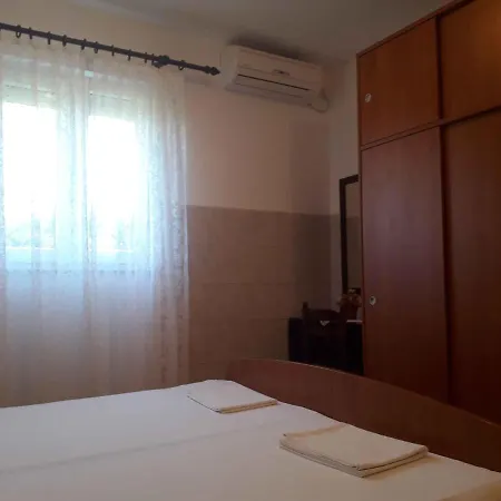 In With Two-bedrooms 2 Lopar