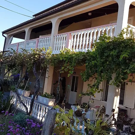 In With Two-bedrooms 2 Lopar