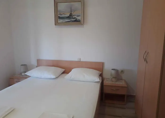 In With Two-bedrooms 2 公寓 洛帕